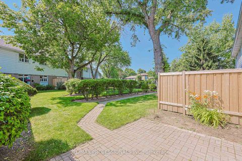 Photo 34 at 20 - 160 Carsbrooke Road, Etobicoke West Mall, Toronto