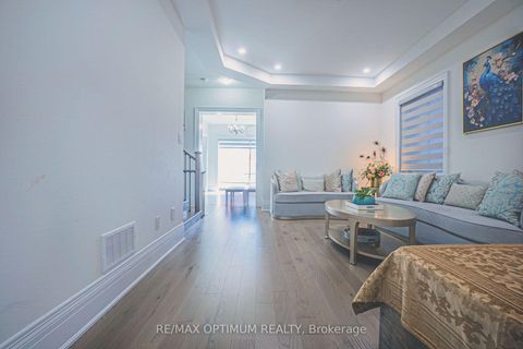 Photo 4 at 53 Kinburn Crescent, Vellore Village, Vaughan