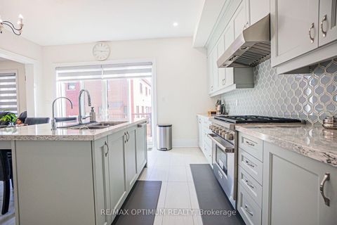 Photo 5 at 53 Kinburn Crescent, Vellore Village, Vaughan