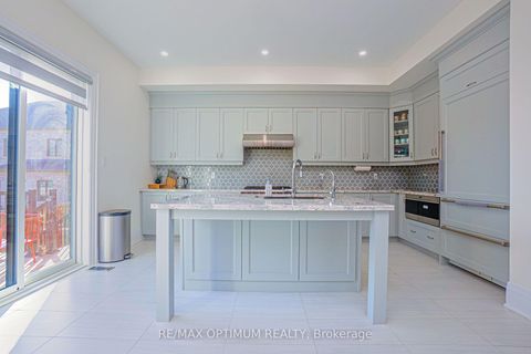 Photo 6 at 53 Kinburn Crescent, Vellore Village, Vaughan