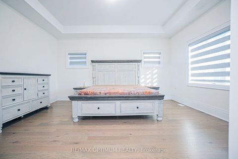 Photo 13 at 53 Kinburn Crescent, Vellore Village, Vaughan