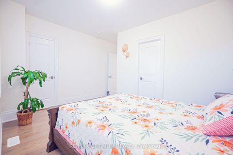 Photo 20 at 53 Kinburn Crescent, Vellore Village, Vaughan