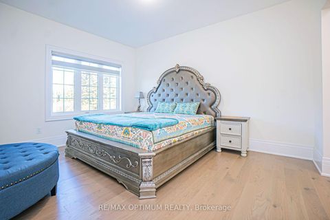 Photo 24 at 53 Kinburn Crescent, Vellore Village, Vaughan