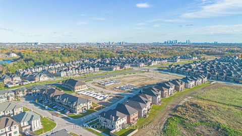 Photo 35 at 53 Kinburn Crescent, Vellore Village, Vaughan