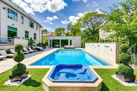 Photo 4 at 42 Wimpole Drive, Windfields, Toronto