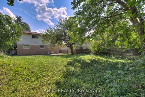 Photo 15 at 14 Cherrystone Drive, Hillcrest Village, Toronto