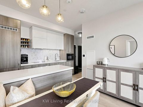 Photo 4 at 406 - 11 Lillian Street, Mount Pleasant West, Toronto