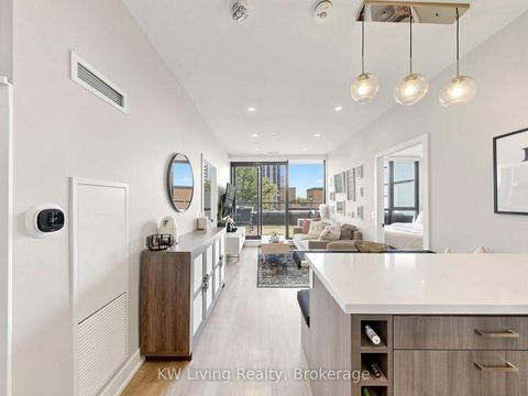 Photo 7 at 406 - 11 Lillian Street, Mount Pleasant West, Toronto