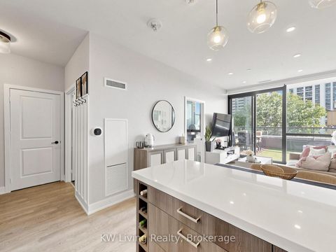 Photo 8 at 406 - 11 Lillian Street, Mount Pleasant West, Toronto