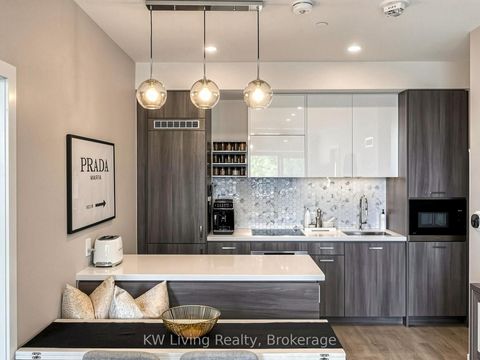 Photo 9 at 406 - 11 Lillian Street, Mount Pleasant West, Toronto