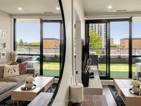 Photo 10 at 406 - 11 Lillian Street, Mount Pleasant West, Toronto