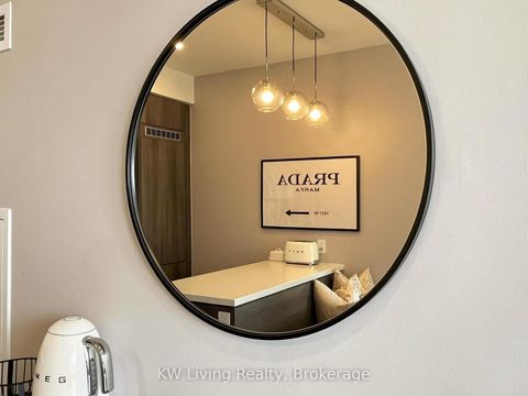 Photo 11 at 406 - 11 Lillian Street, Mount Pleasant West, Toronto