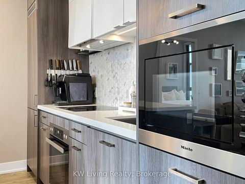 Photo 13 at 406 - 11 Lillian Street, Mount Pleasant West, Toronto