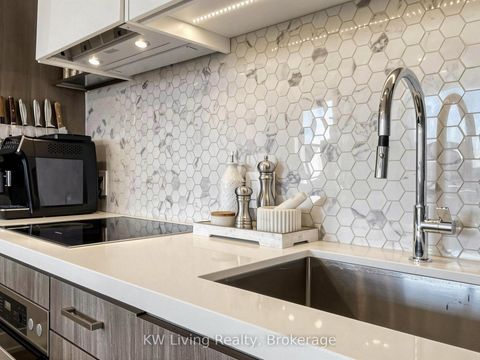 Photo 15 at 406 - 11 Lillian Street, Mount Pleasant West, Toronto