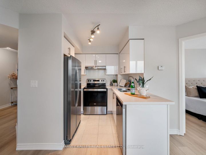 Photo 18 at 1814 - 17 Barberry Place, Bayview Village, Toronto