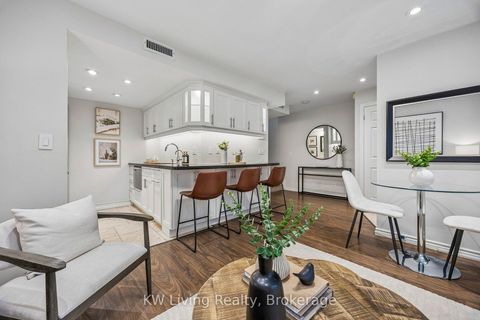 Photo 7 at 3 - 87 Lillian Street, Mount Pleasant West, Toronto