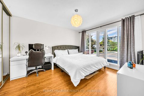 Photo 20 at 17 Twin Circle Court, Branson, Toronto