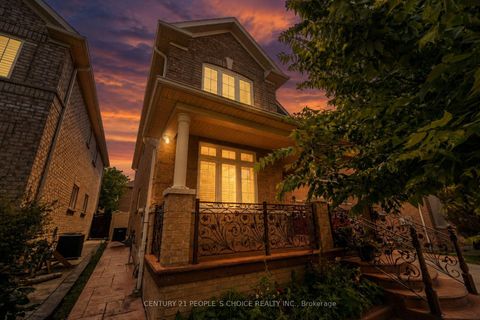 Photo 2 at 233 Vellore Avenue, Vellore Village, Vaughan
