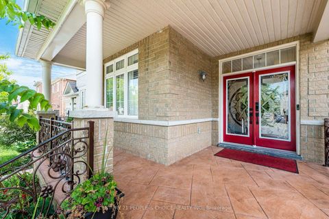 Photo 4 at 233 Vellore Avenue, Vellore Village, Vaughan