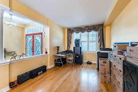Photo 7 at 233 Vellore Avenue, Vellore Village, Vaughan