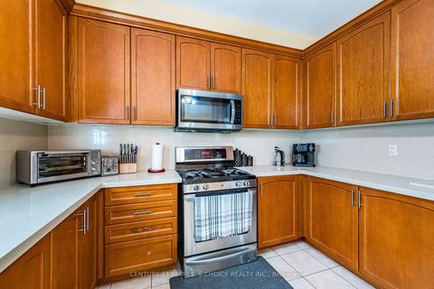 Photo 10 at 233 Vellore Avenue, Vellore Village, Vaughan