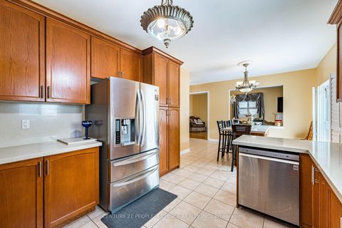 Photo 11 at 233 Vellore Avenue, Vellore Village, Vaughan