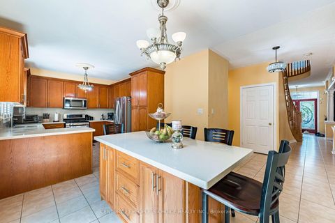 Photo 12 at 233 Vellore Avenue, Vellore Village, Vaughan