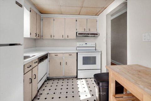 Photo 10 at 76 Celeste Drive, West Hill, Toronto