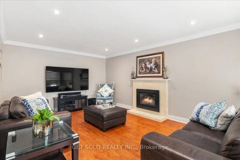 Photo 13 at 10 Coldwater Court, Beverley Glen, Vaughan