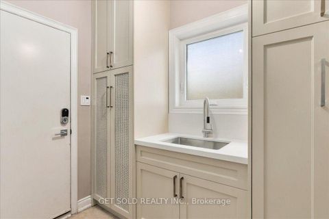 Photo 16 at 10 Coldwater Court, Beverley Glen, Vaughan