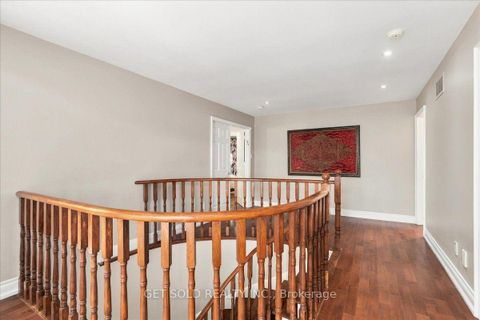Photo 18 at 10 Coldwater Court, Beverley Glen, Vaughan