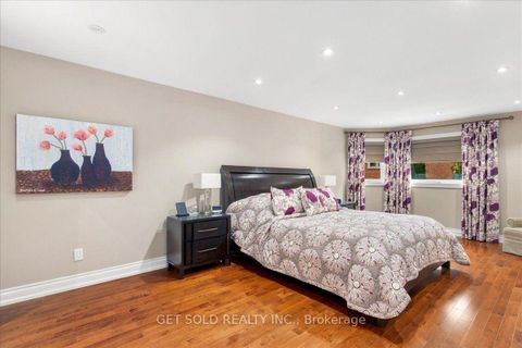 Photo 19 at 10 Coldwater Court, Beverley Glen, Vaughan