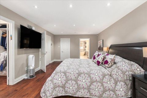 Photo 20 at 10 Coldwater Court, Beverley Glen, Vaughan
