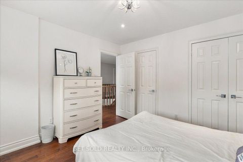 Photo 28 at 10 Coldwater Court, Beverley Glen, Vaughan