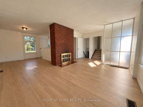 Photo 2 at 223 Ellendale Drive, Dorset Park, Toronto