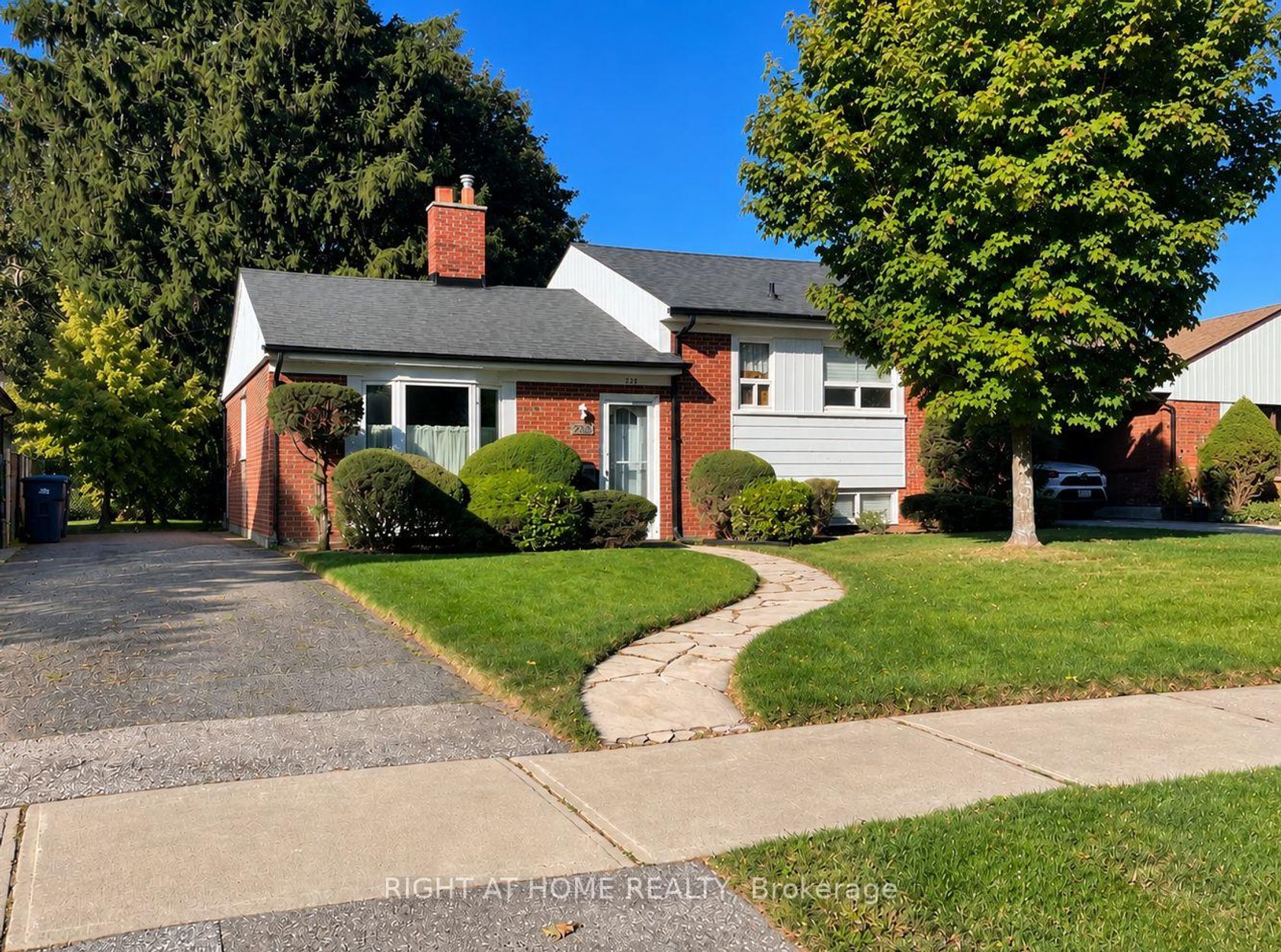 223 Ellendale Drive, Dorset Park, Toronto 