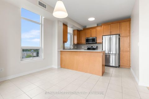 Photo 3 at 816 - 1135 Royal York Road, Humber Valley, Toronto