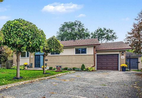Photo 1 at 11 Fareham Crescent, Guildwood, Toronto