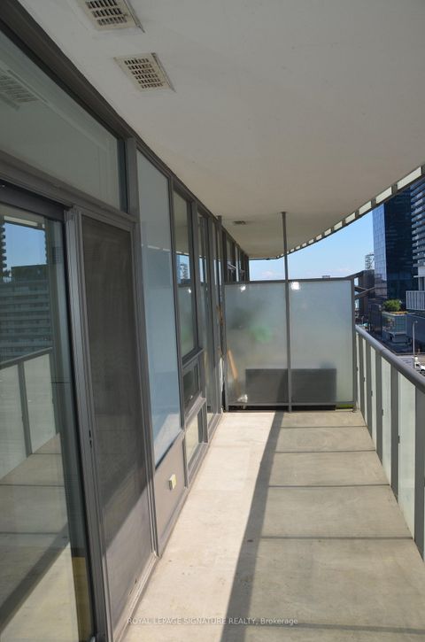 Photo 9 at 914 - 1 Market Street, Waterfront Communities C8, Toronto