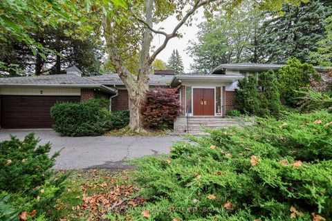 Photo 3 at 2 Colvestone Road, Windfields, Toronto