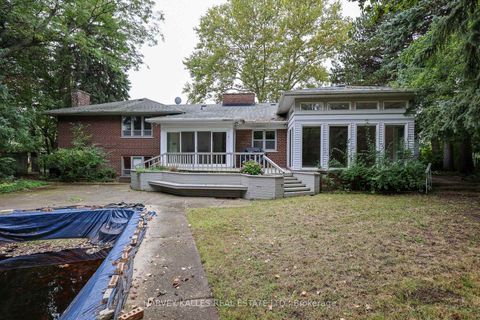 Photo 6 at 2 Colvestone Road, Windfields, Toronto