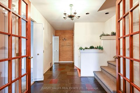 Photo 8 at 2 Colvestone Road, Windfields, Toronto