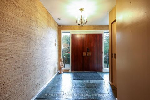 Photo 9 at 2 Colvestone Road, Windfields, Toronto