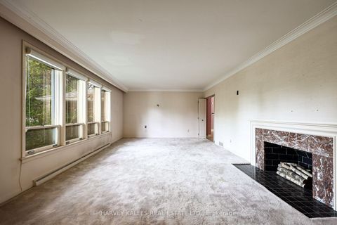 Photo 10 at 2 Colvestone Road, Windfields, Toronto