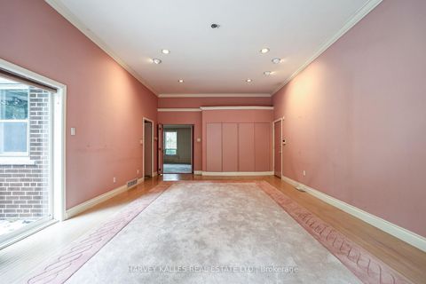 Photo 14 at 2 Colvestone Road, Windfields, Toronto