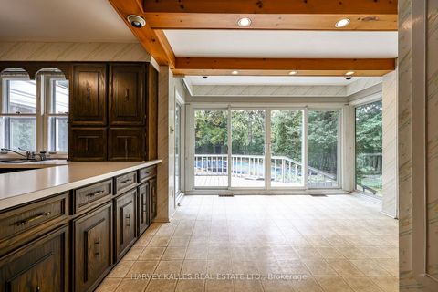Photo 19 at 2 Colvestone Road, Windfields, Toronto
