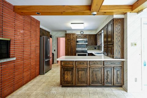 Photo 23 at 2 Colvestone Road, Windfields, Toronto