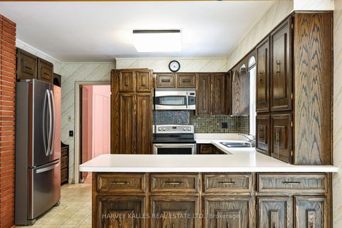Photo 24 at 2 Colvestone Road, Windfields, Toronto