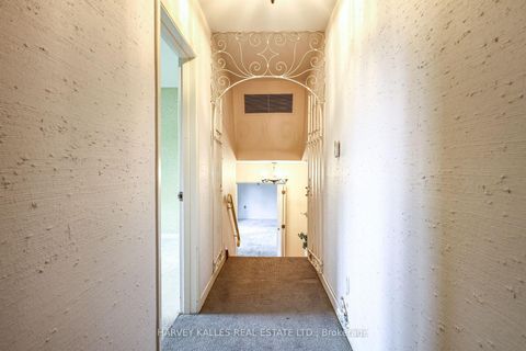Photo 29 at 2 Colvestone Road, Windfields, Toronto