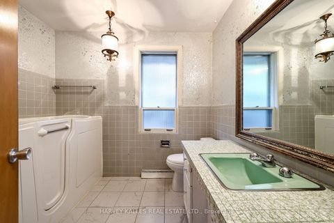 Photo 33 at 2 Colvestone Road, Windfields, Toronto
